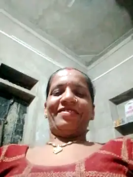 Snapshot of Anitarakkoli chatting on May 31, 2026, 6:20 pm Anitarakkoli online show from May 31, 2026, 6:20 pm