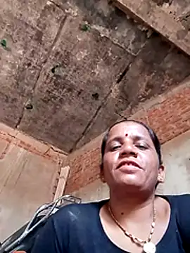 Snapshot of Anitarakkoli chatting on June 3, 2026, 5:19 am Anitarakkoli online show from June 3, 2026, 5:19 am