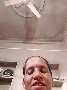 Snapshot of Anitarakkoli chatting on June 16, 2026, 4:56 am Anitarakkoli online show from June 16, 2026, 4:56 am
