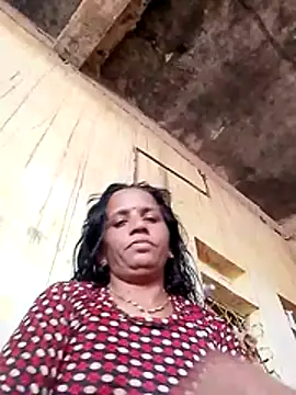 Snapshot of Anitarakkoli chatting on June 1, 2026, 8:14 am Anitarakkoli online show from June 1, 2026, 8:14 am