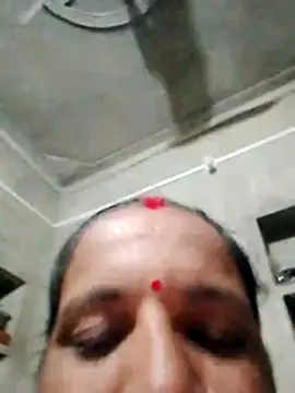 Snapshot of Anitarakkoli chatting on June 7, 2026, 4:56 pm Anitarakkoli online show from June 7, 2026, 4:56 pm