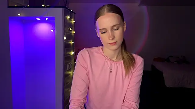 Snapshot of amily_sunray chatting on July 13, 2026, 4:50 pm amily sunray online show from July 13, 2026, 4:50 pm