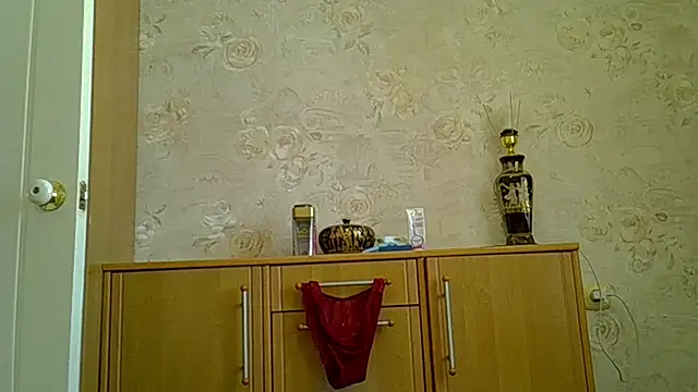 Snapshot of CurvyWild_Lady30 chatting on June 3, 2026, 11:44 am CurvyWild Lady30 online show from June 3, 2026, 11:44 am