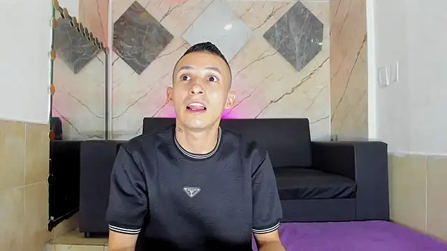 Isaak 26 online show from March 31, 2026, 6:43 pm