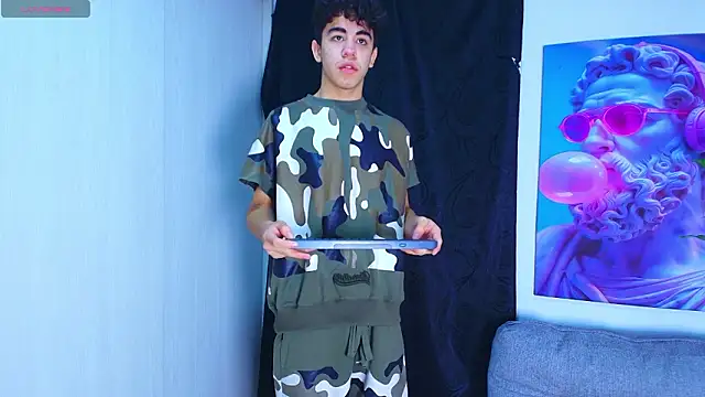 Gael moon  online show from March 2, 2026, 4:02 am