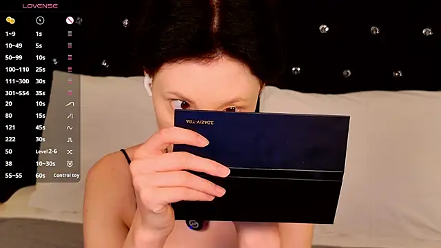 Snapshot of roxy_morrison_x chatting on August 3, 2026, 3:36 am roxy morrison x online show from August 3, 2026, 3:36 am