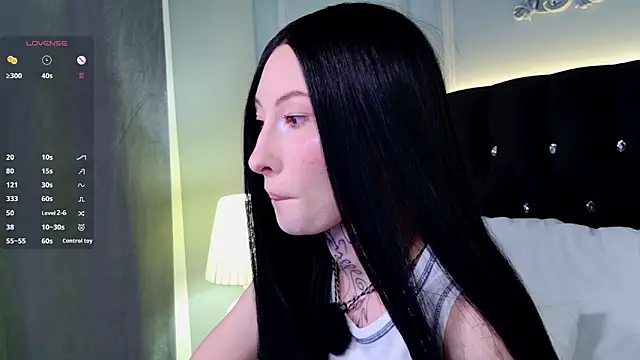Snapshot of roxy_morrison_x chatting on June 8, 2026, 3:51 am roxy morrison x online show from June 8, 2026, 3:51 am