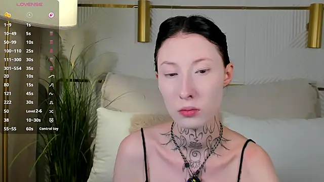 Snapshot of roxy_morrison_x chatting on August 2, 2026, 4:00 am roxy morrison x online show from August 2, 2026, 4:00 am