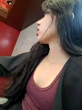 jadelaurent online show from February 11, 2026, 5:57 pm