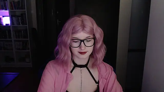 LunaXcherry online show from March 25, 2026, 5:45 pm