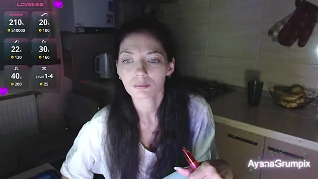 Snapshot of AyanaGrumpix chatting on May 18, 2026, 12:00 am AyanaGrumpix online show from May 18, 2026, 12:00 am