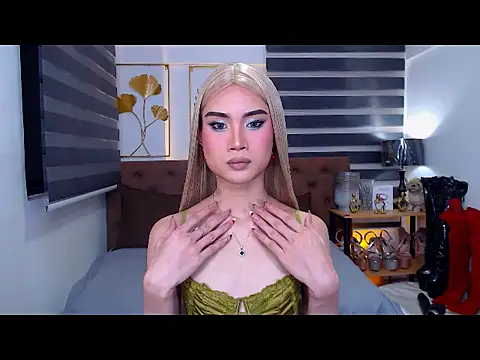 JuicyCockThea online show from May 26, 2026, 2:15 pm