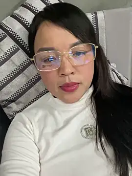 Strawberry-wet online show from February 15, 2026, 4:28 pm