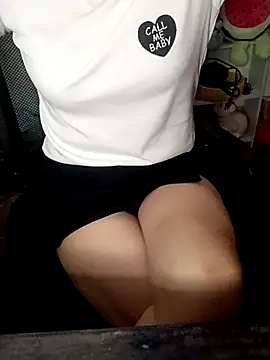 Lavi sexy07 online show from April 15, 2026, 5:17 pm