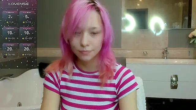 EmilyTrase online show from April 5, 2026, 1:23 am