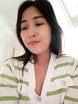 Ella lee18 online show from March 3, 2026, 11:23 pm