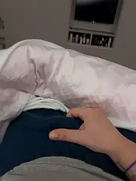 andrepix995 online show from February 27, 2026, 5:18 am