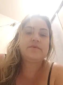 Julia2027 online show from March 5, 2026, 8:11 am