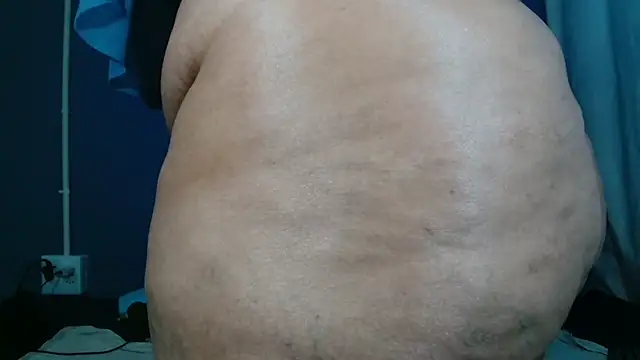 Sweet-Bella17 online show from April 19, 2026, 1:28 am