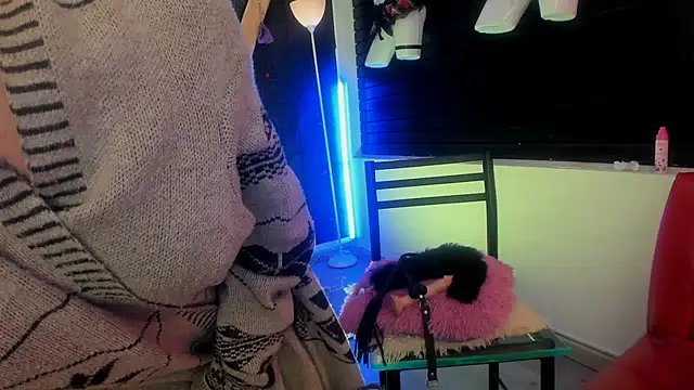 kitty gang  online show from February 10, 2026, 1:21 pm