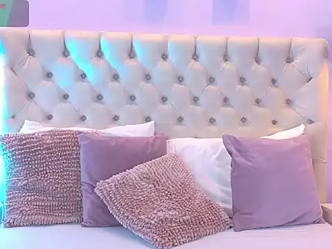 Ema Jackson online show from February 15, 2026, 1:21 pm