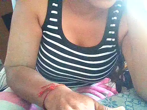 02Hot-Queen online show from February 21, 2026, 4:47 am