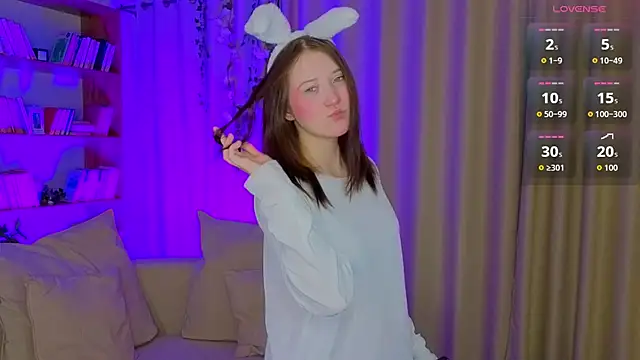 MmollyMay online show from April 8, 2026, 9:22 am