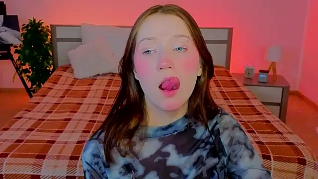 MmollyMay online show from April 21, 2026, 10:55 am