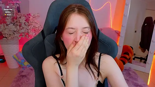 MmollyMay online show from April 24, 2026, 10:50 am