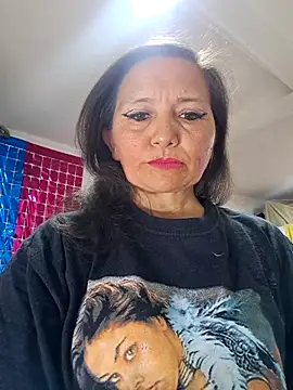 Alexamontiel  online show from April 18, 2026, 4:42 pm