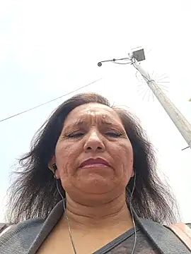 Alexamontiel  online show from April 14, 2026, 6:13 pm