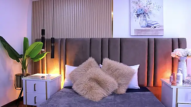 SaraLugo online show from March 24, 2026, 7:47 pm