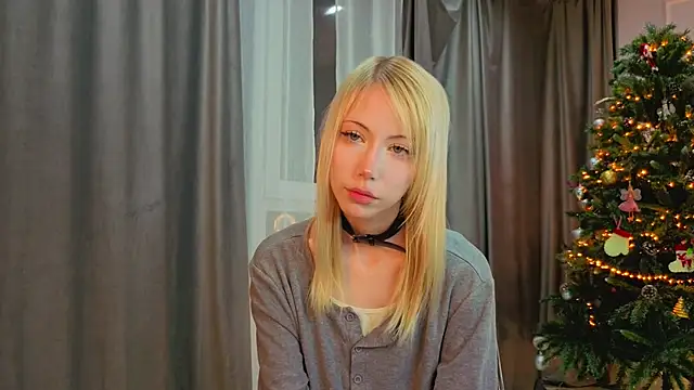 Snapshot of UWU_flower chatting on February 16, 2026, 1:32 pm UWU flower online show from February 16, 2026, 1:32 pm