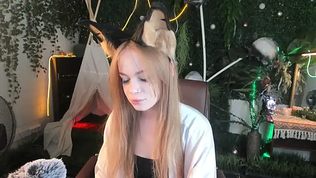 AmyNox online show from July 8, 2026, 9:32 am