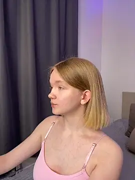 StellaBunny online show from April 22, 2026, 11:17 am