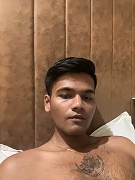 Dazzling dude online show from April 3, 2026, 8:26 pm