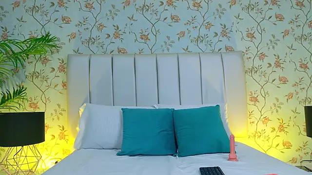 Brisa Silva online show from February 27, 2026, 12:05 pm