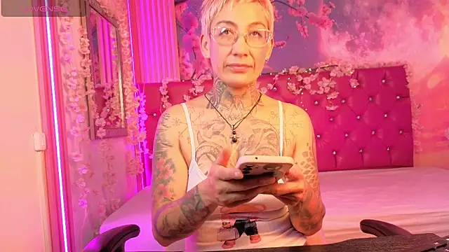 Everlyn sexx online show from February 26, 2026, 9:04 pm