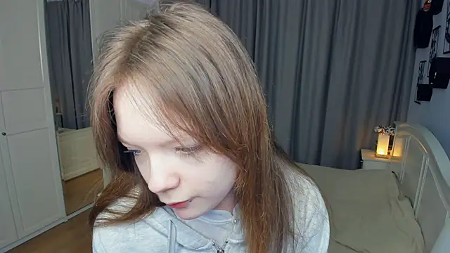 LavenderMitten online show from March 12, 2026, 5:34 am