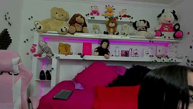 Snapshot of Mayli_rose chatting on February 12, 2026, 7:35 pm Mayli rose online show from February 12, 2026, 7:35 pm