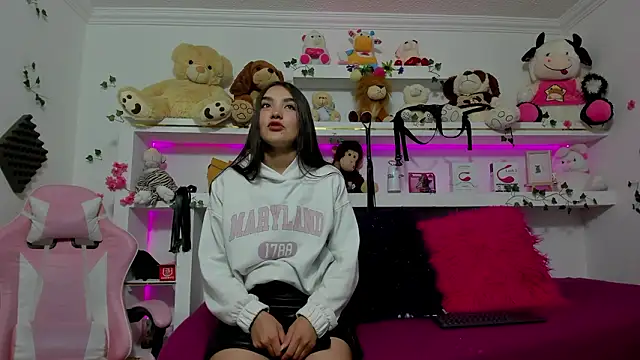 Snapshot of Mayli_rose chatting on March 4, 2026, 7:32 pm Mayli rose online show from March 4, 2026, 7:32 pm