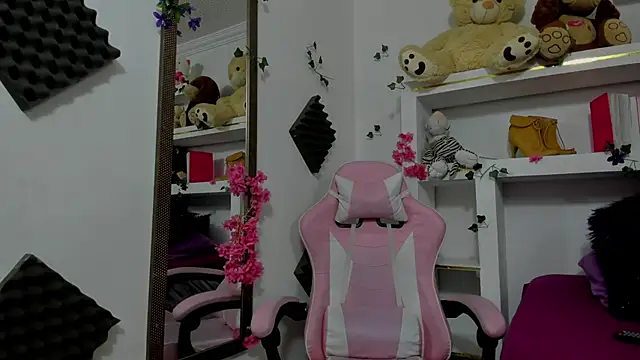 Snapshot of Mayli_rose chatting on March 3, 2026, 7:43 pm Mayli rose online show from March 3, 2026, 7:43 pm