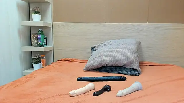 PinkyTwerkyX online show from June 14, 2026, 4:57 am