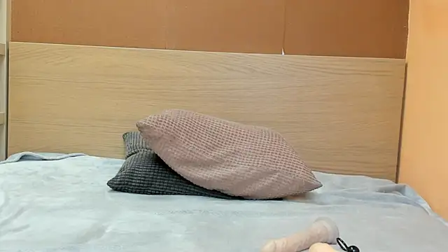 PinkyTwerkyX online show from April 1, 2026, 7:53 am