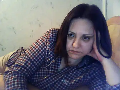LockyCharm111 online show from April 21, 2026, 5:30 pm