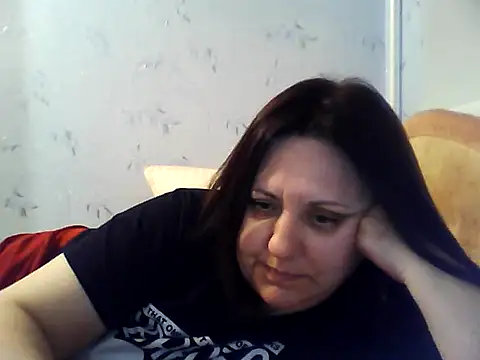 LockyCharm111 online show from May 8, 2026, 9:40 pm
