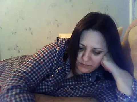LockyCharm111 online show from April 22, 2026, 6:25 pm