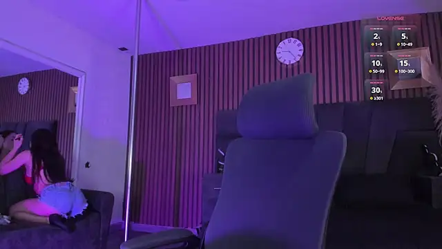 DulcePrince  online show from April 4, 2026, 8:37 pm