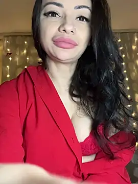 Layana Ro online show from March 4, 2026, 9:33 pm