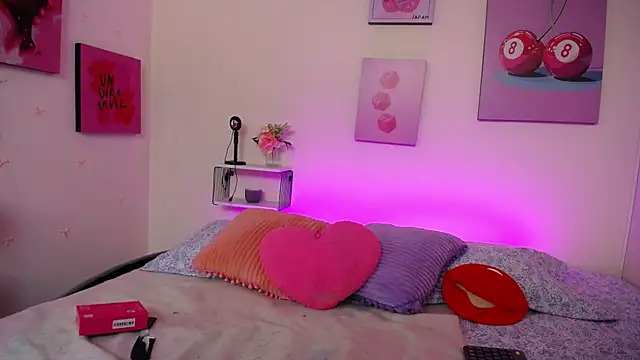 AnnyCotton online show from April 20, 2026, 7:37 pm